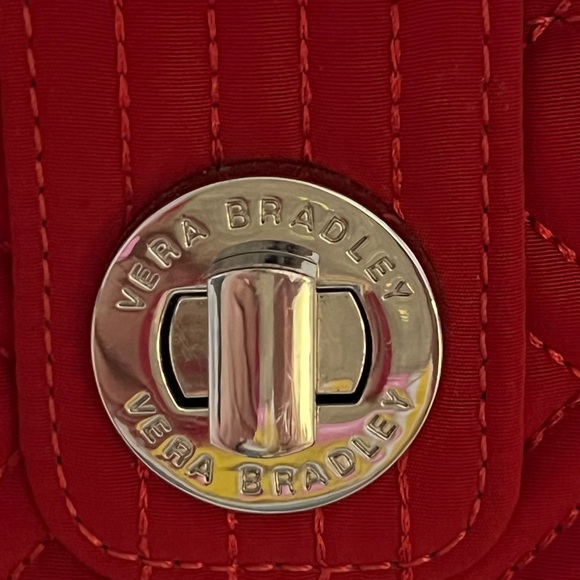 “Vera Bradley“ Red Wallet Never Used Silver Hardware Slots Zipper Compartments - Picture 2 of 7